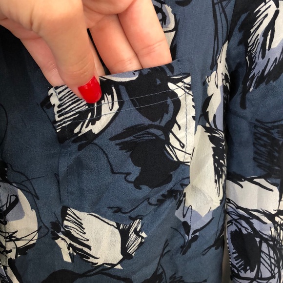 100% Silk Floral Blue Blouse - Picture 4 of 9